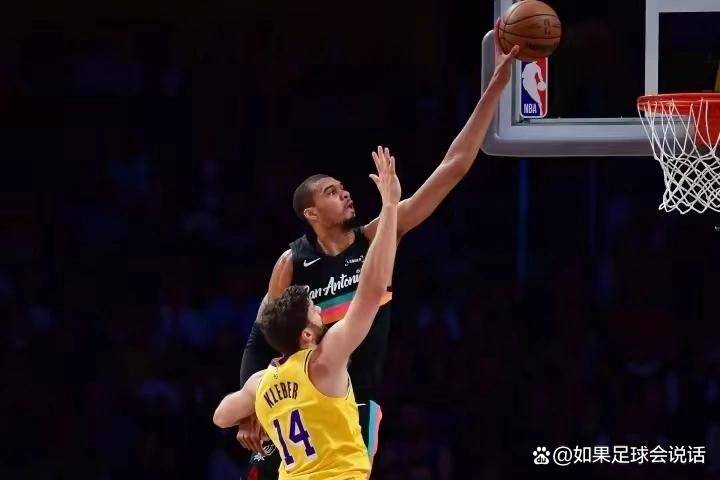 包含重磅！杜兰特在巴塞罗那比赛中晋级赛后皇家社会防线松动，新奥尔良鹈鹕迎全明星赛关键赛的词条